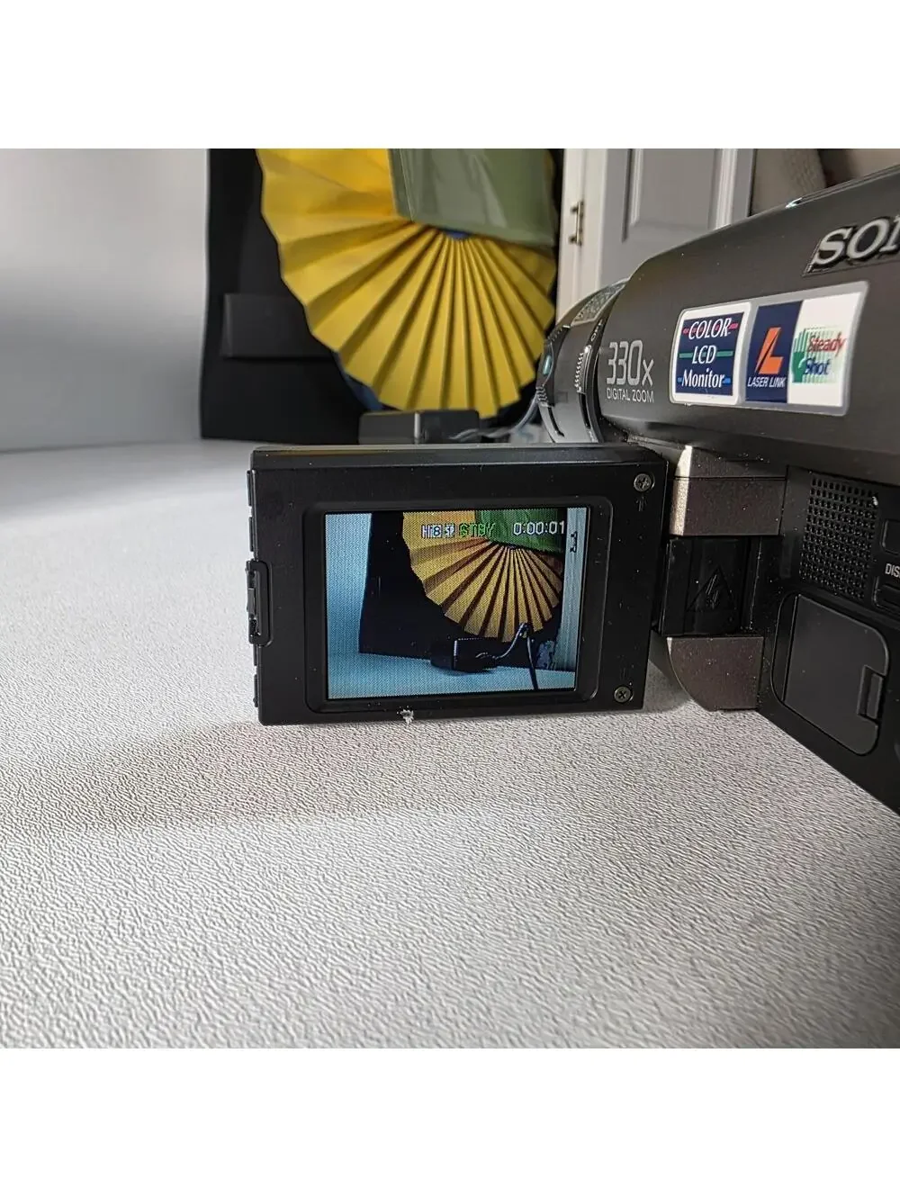 Sony CCD-TRV43 Hi8 Handycam Camcorder 330x Zoom SteadyShot w/ Night Vision
